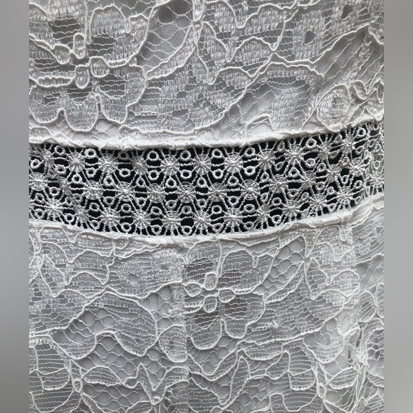 Francesca’s Collections Bright White Lace Romper XS - Picture 4 of 4